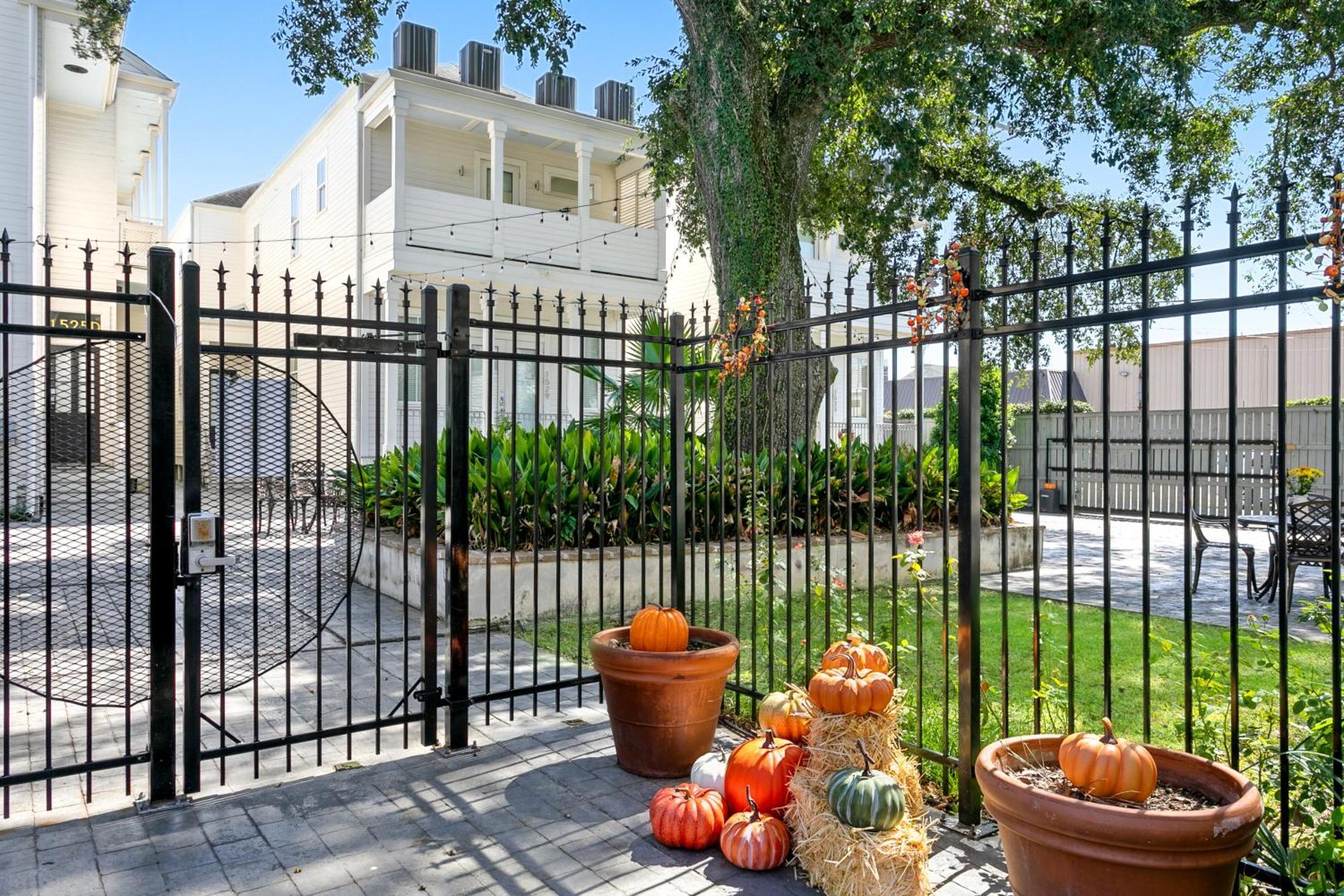 Amazing 3Br Cottage Off St Charles With Pool Nova Orleães Exterior foto